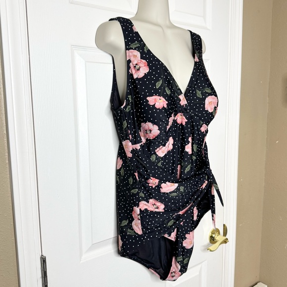 Torrid Floral & Polka Dot Tie Front Waist Wireless One Piece Swimsuit Size 3X - Picture 9 of 16